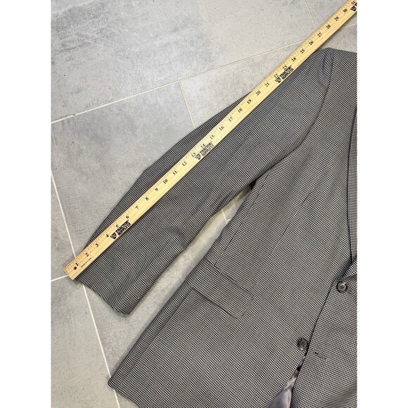 Hart Schaffner Marx Men’s 40L Sport Coat - Gray Houndstooth - Two-Button - Picture 8 of 10